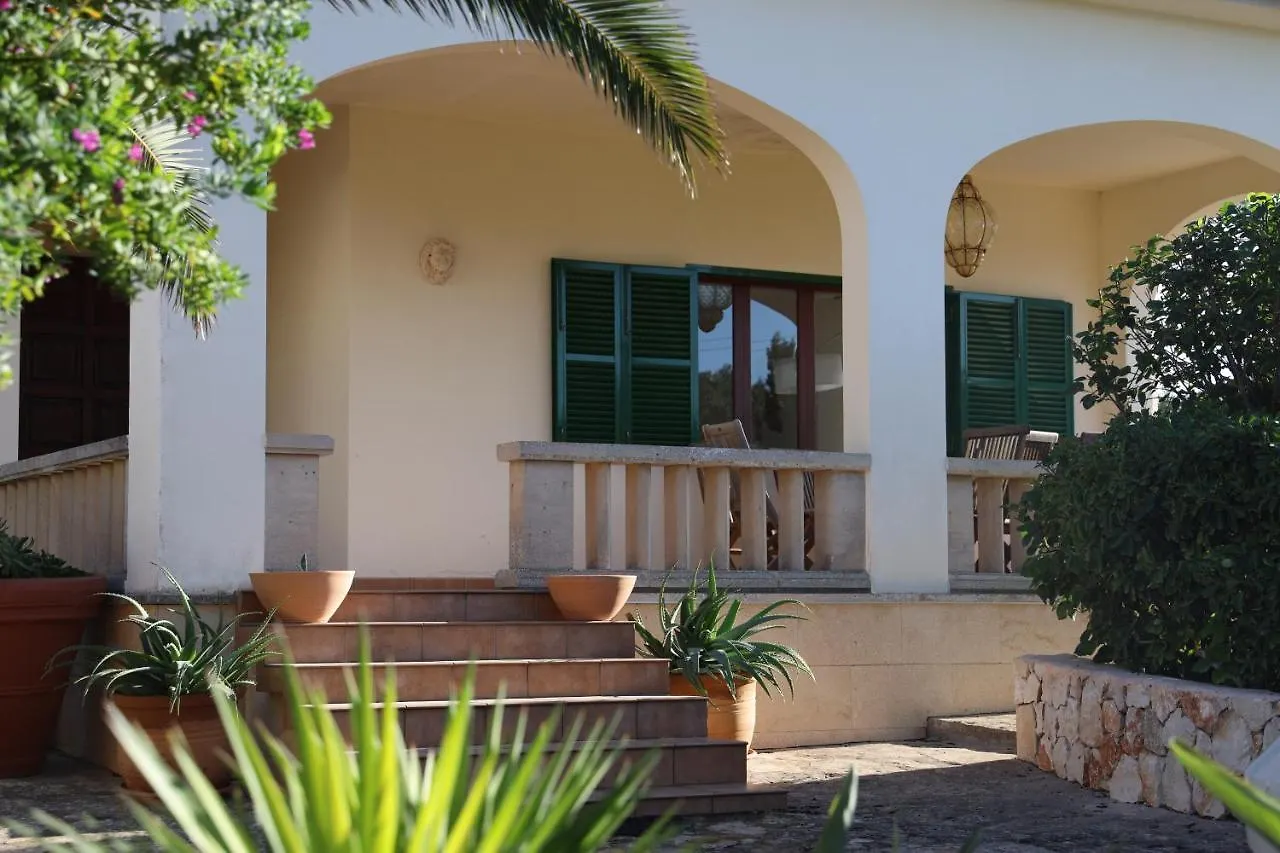 Casa Amigos Mallorca Cala Llombards İspanya